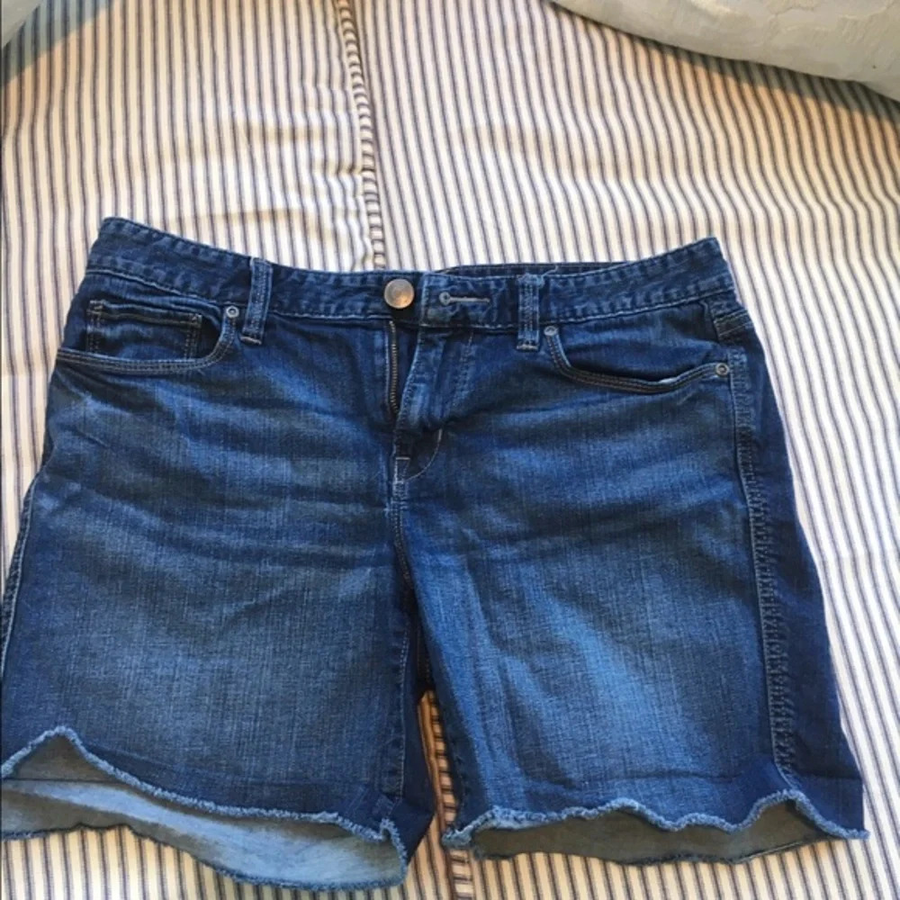 Barely Worn Denim Shorts - Picture 4 of 4